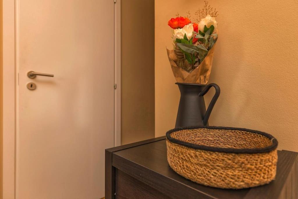 Sunny & Updated Flat With Panoramic City View 50M From M4 Stop Mailand Exterior foto